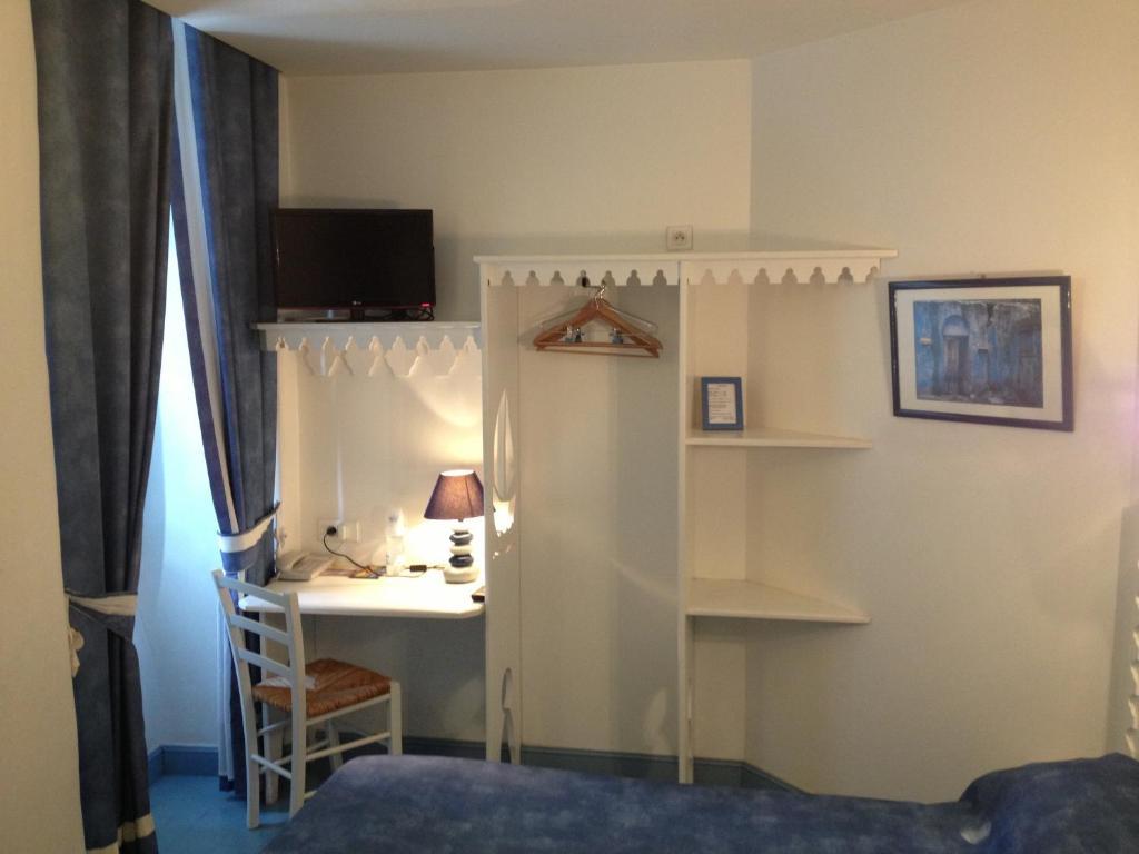 Hotel L'Astrolabe Oloron-Sainte-Marie Habitación foto