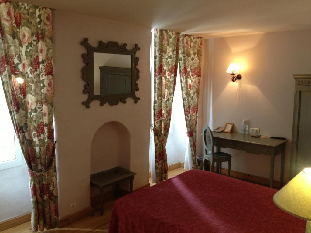 Hotel L'Astrolabe Oloron-Sainte-Marie Habitación foto